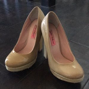 Betsey Johnson Darrlla 6.5m used